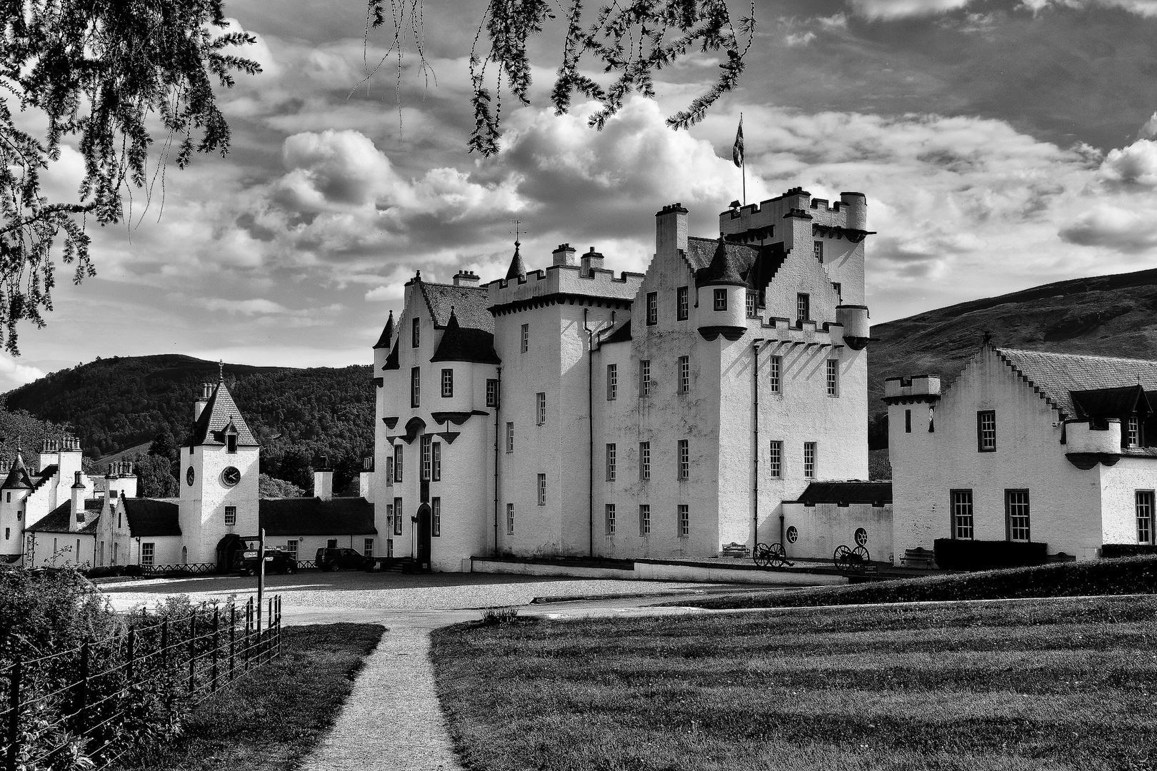 Park Schloss   --   Blair Castle   ©D4790_BW-p-05