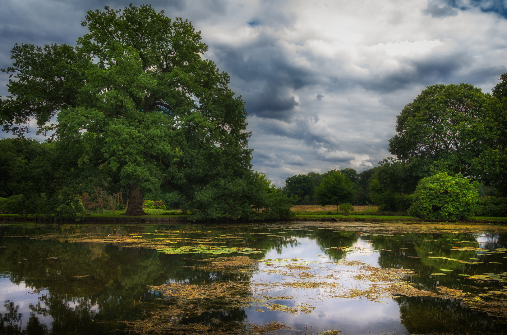 ...Park von Schloss Anholt...