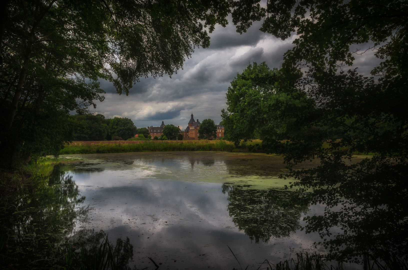 ....Park von Schloss Anholt...