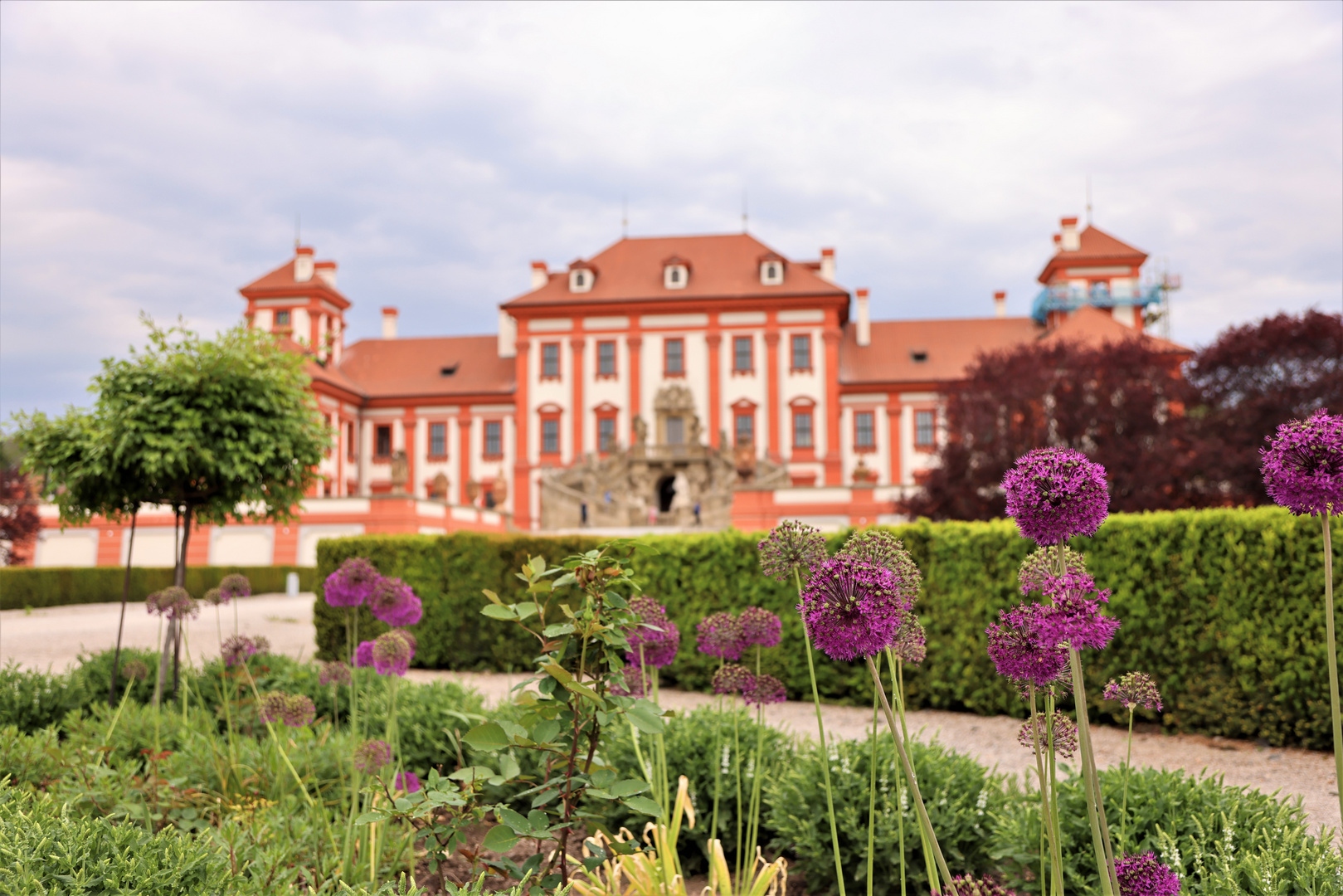 Parkanlage mit Schloss