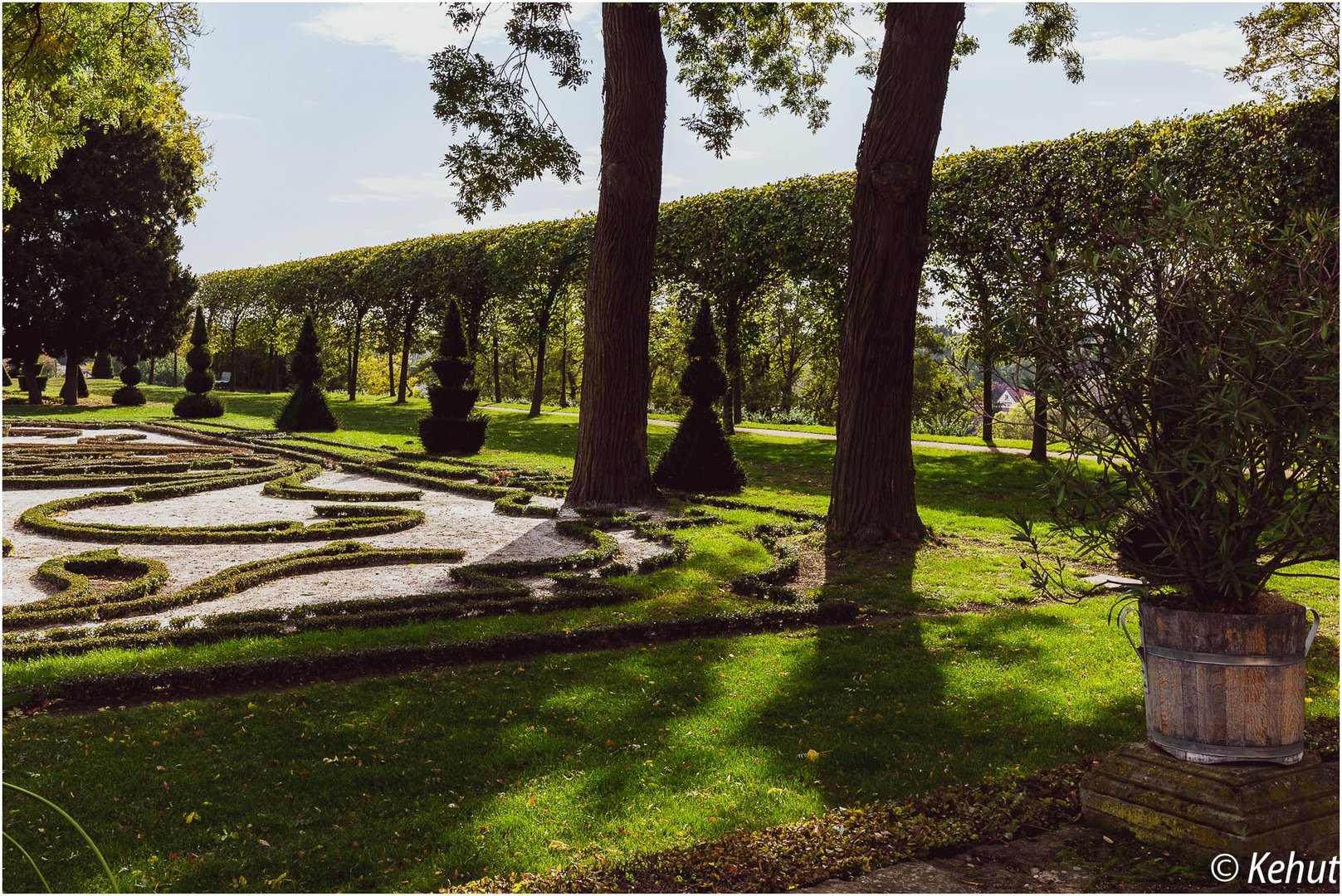 Parkblick vor Schloss Hundisburg