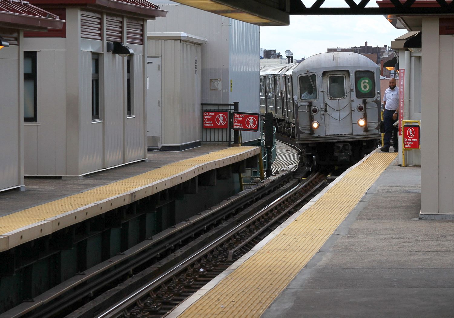 Parkchester Subway