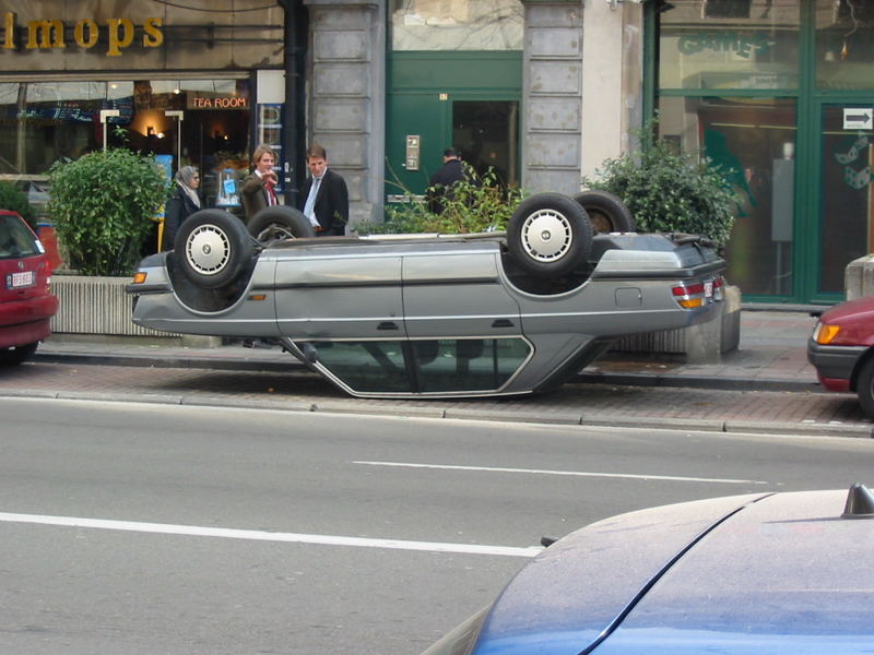 parkender BMW in Brüssel