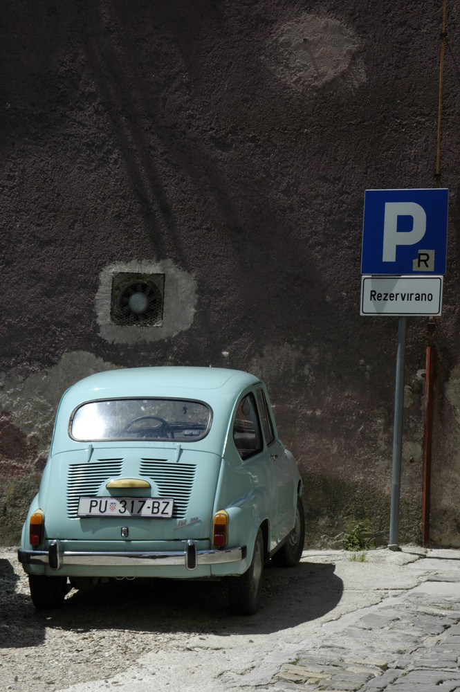 Parkender Fiat