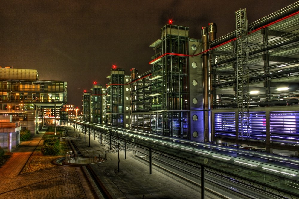 Parkhaus am Stuttgarter Flughafen HDRI