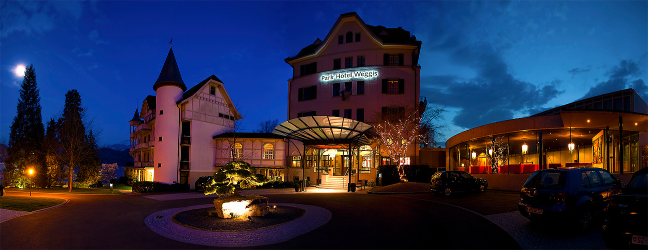 Parkhotel in der Nacht