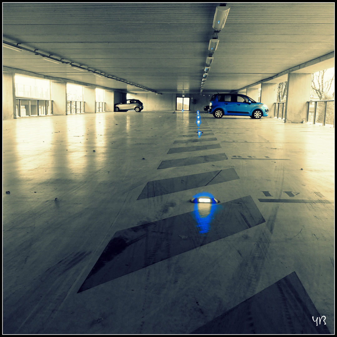 Parking - bleu 2