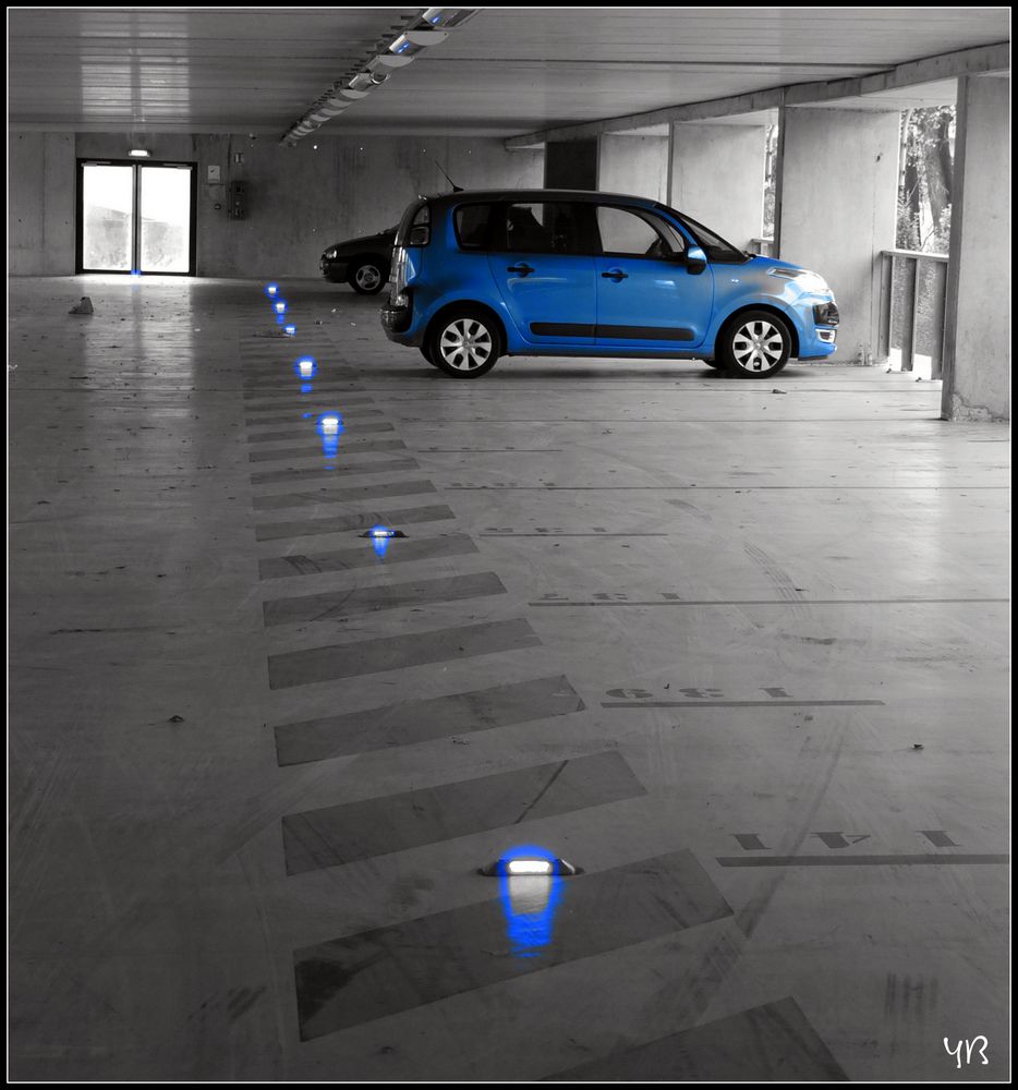 Parking - bleu