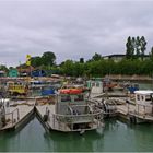 « Parking » de « plates » au port du Château d’Oléron -- « Parkplatz » für « Plates » im Hafen von