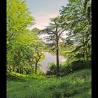 Parklandschaft bei Hameln, im Hintergrund fließt die Weser!