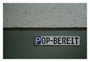 Parkplatz der OP-Bereitschaft vor einem Krankenhaus ;-) POP-BEREIT? von Bonker Design 