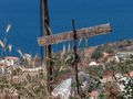 Parkverbotsschild auf Kreta am Hang zum Meer von AWIKU-MO 