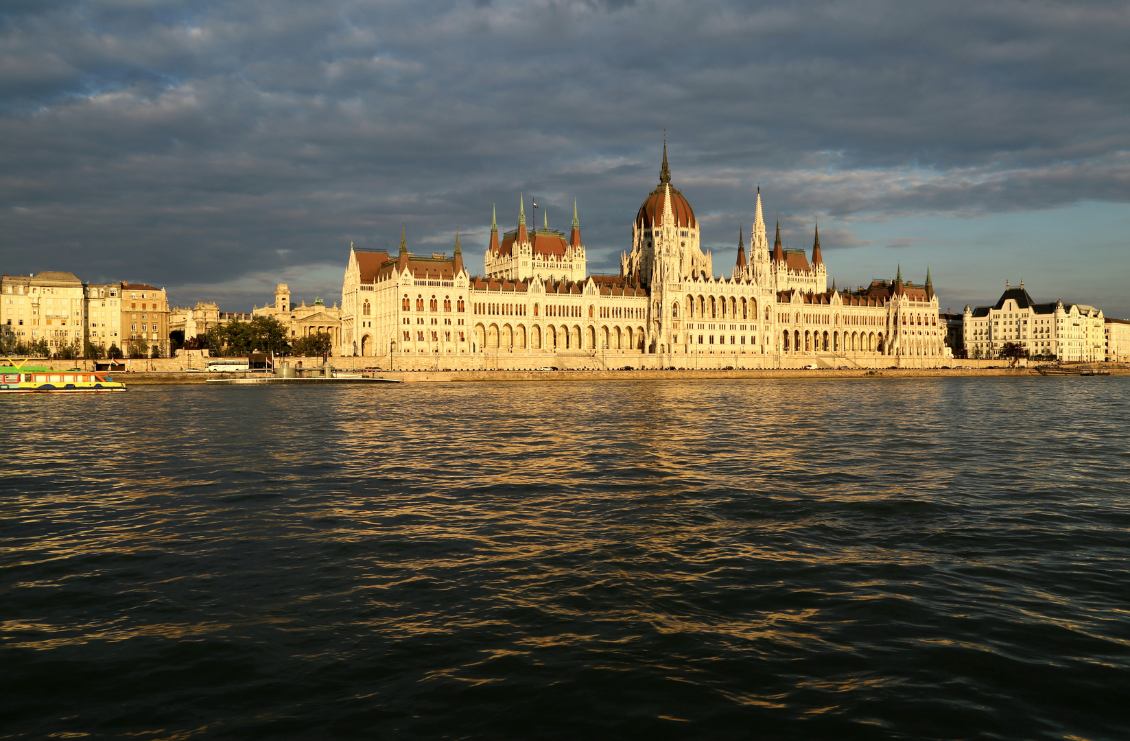 Parlament & Donau