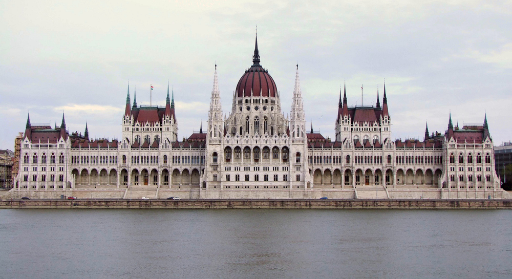 Parlament-Frontal Budapest