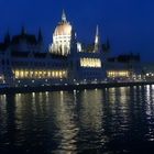 Parlament in Budapest bei nacht