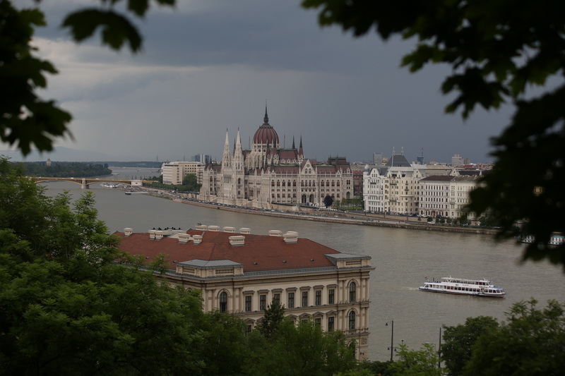 Parlamentsgebäude im Budapester Stadtteil Pest