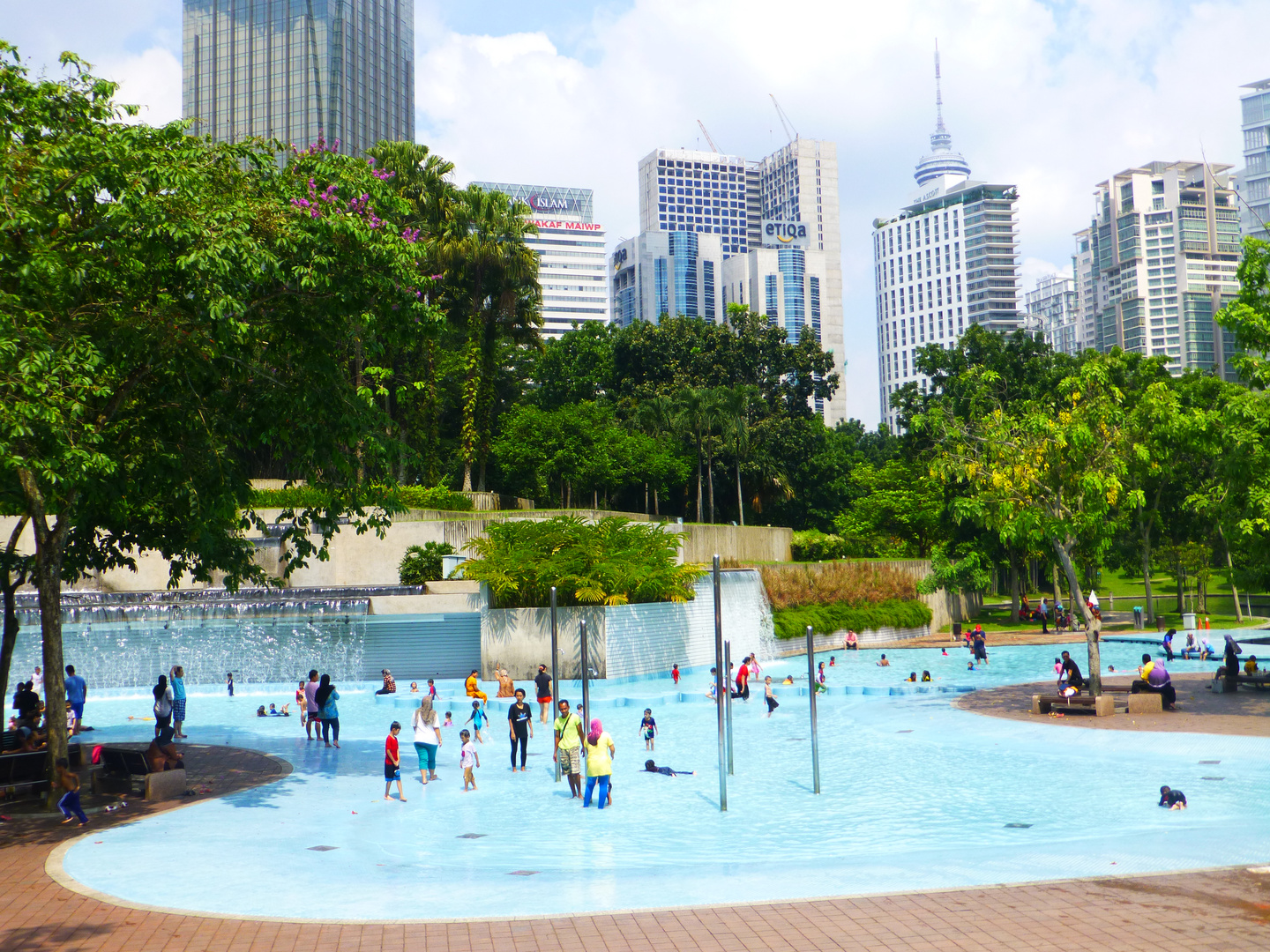 Parque con piscina en Kuala lumpur