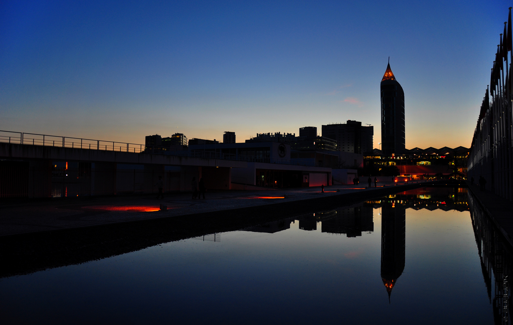 Parque das Nações zur Blauen Stunde