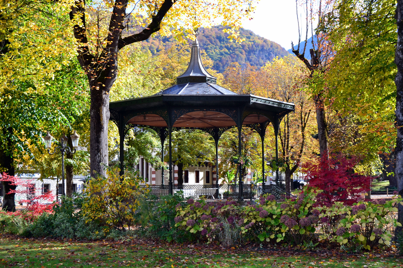 PARQUE EN LUCHON (FRANCIA)