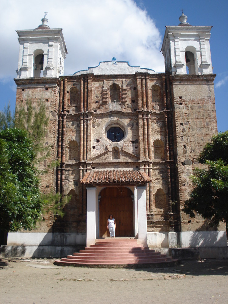 parroquia  sta. maria guienagati, oax. mx.