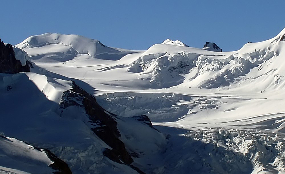 Parrotspitze 4436m ,Ludwigshöhe 4341m und  Schwarzhorn 4322 m v.l.n.r.