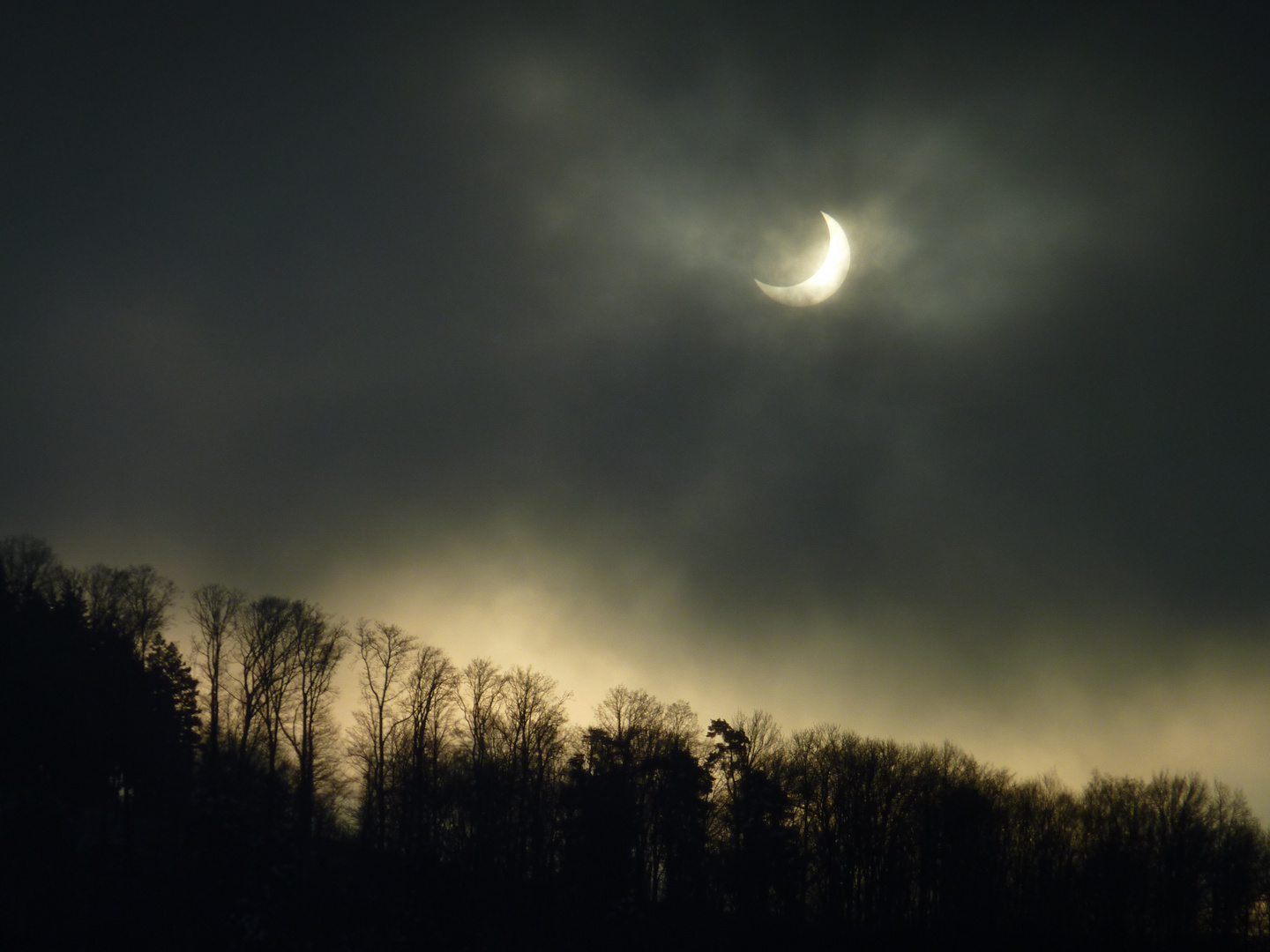 Partial solar eclipse  (2011.01.04.)