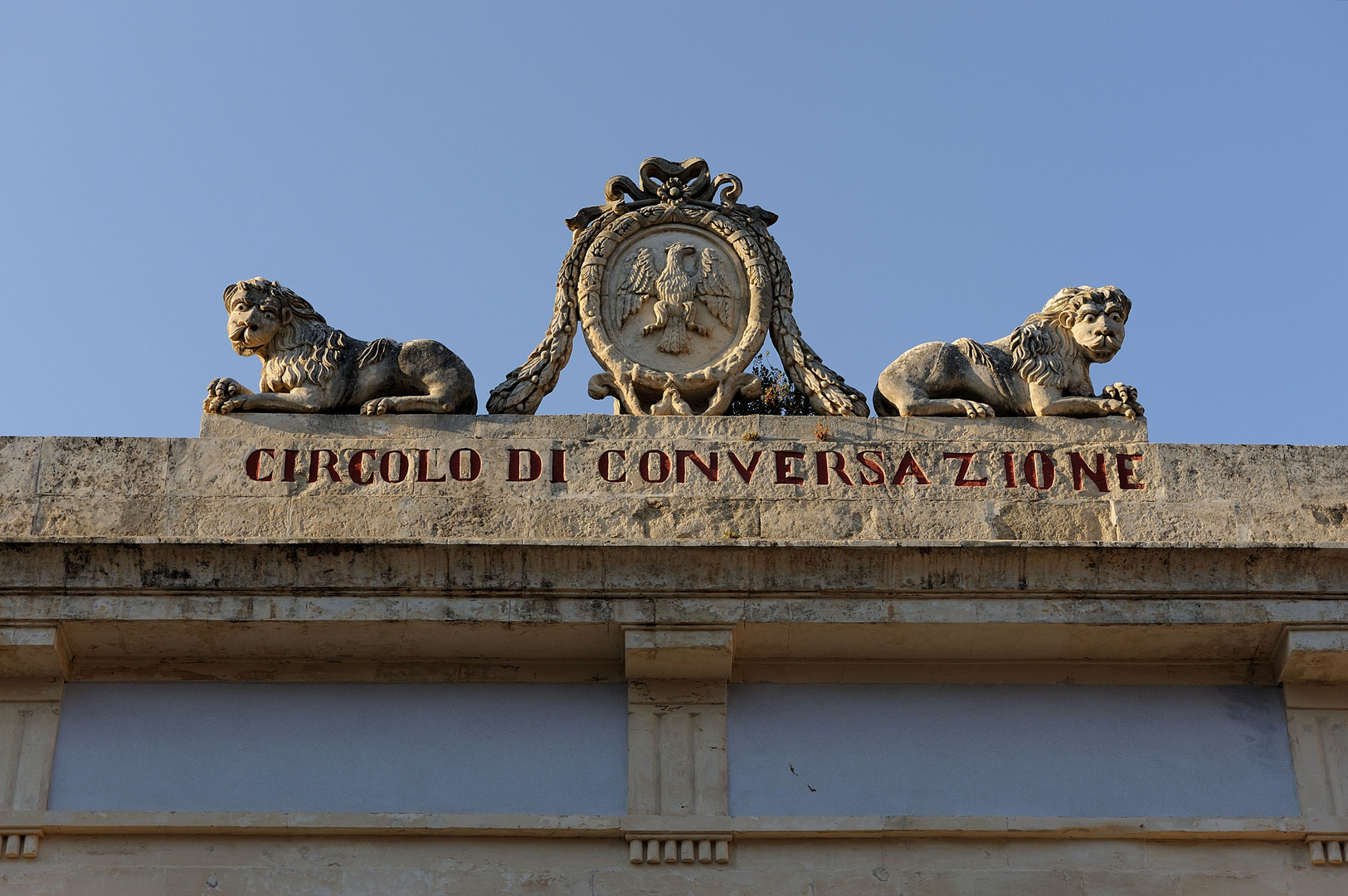 PARTICOLARE DEL CIRCOLO DI CONVERSAZIONE A RAGUSA IBLA