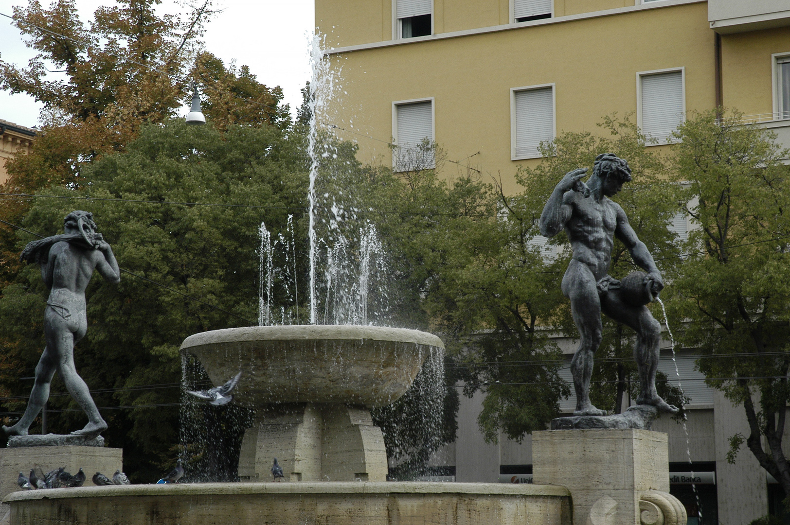 Particolari fontana del Graziosi