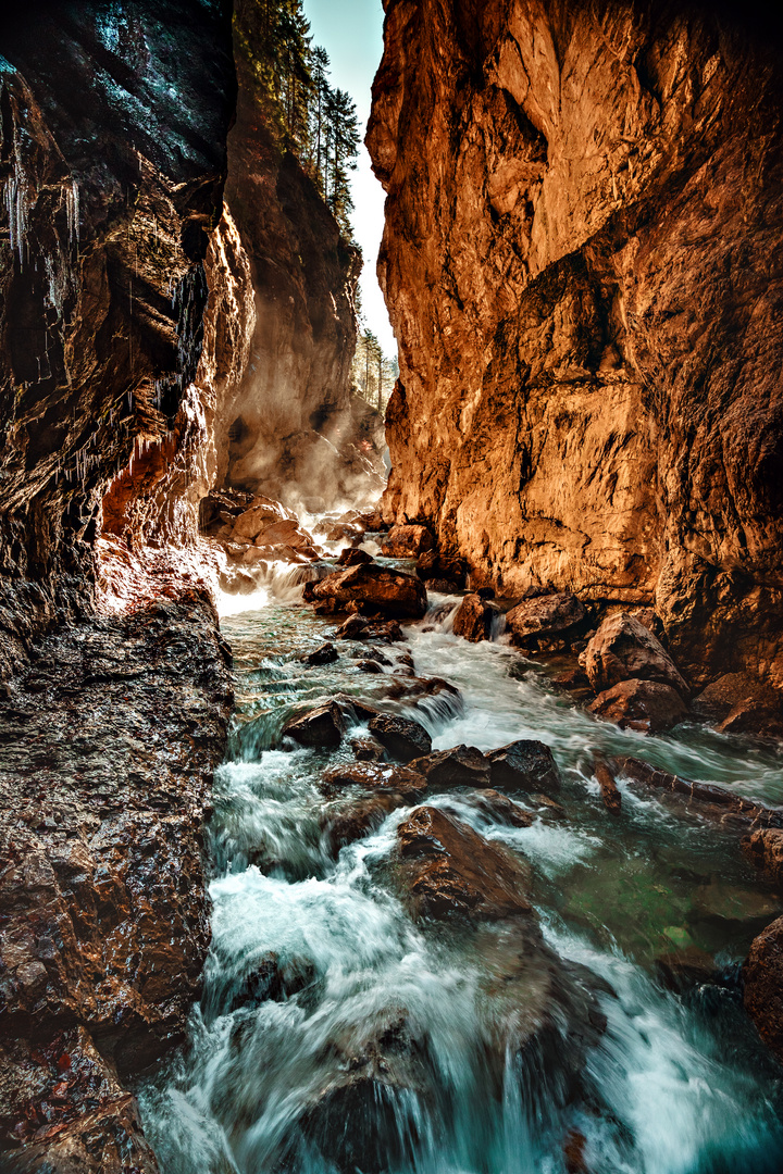 Partnachklamm in reisendem Zustand !