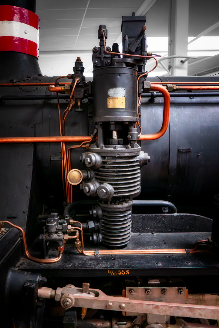 ... parts of a steam locomotive ...