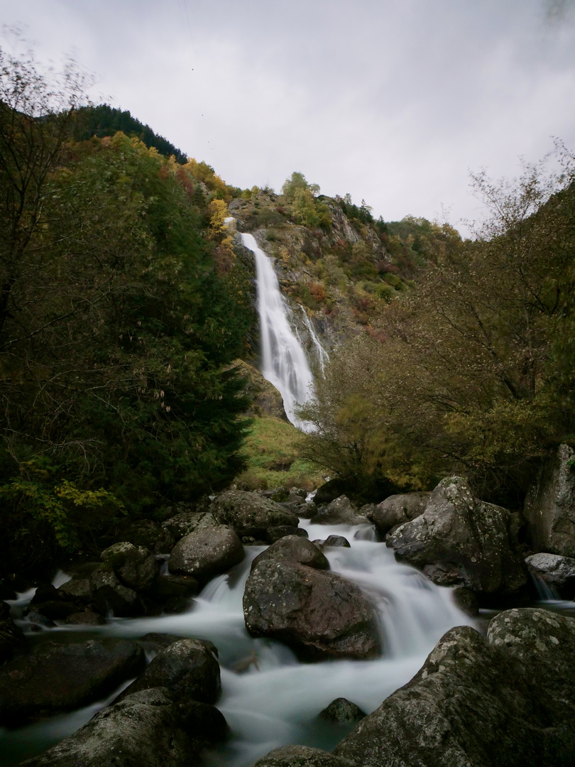 Partschinser Wasserfall im Herbst