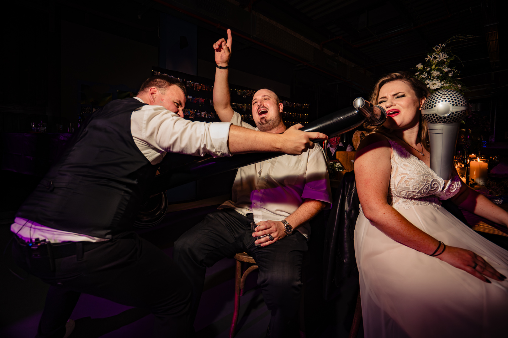 Party am Abend bei einer Hochzeit im Musiktheater REX in Heppenheim