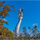 Parzival vor blauem Himmel