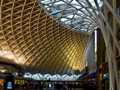 Pas trop d’ouvrières (à cette heure là) pour cette ruche… !  -- Gare de King’s Cross, Londres