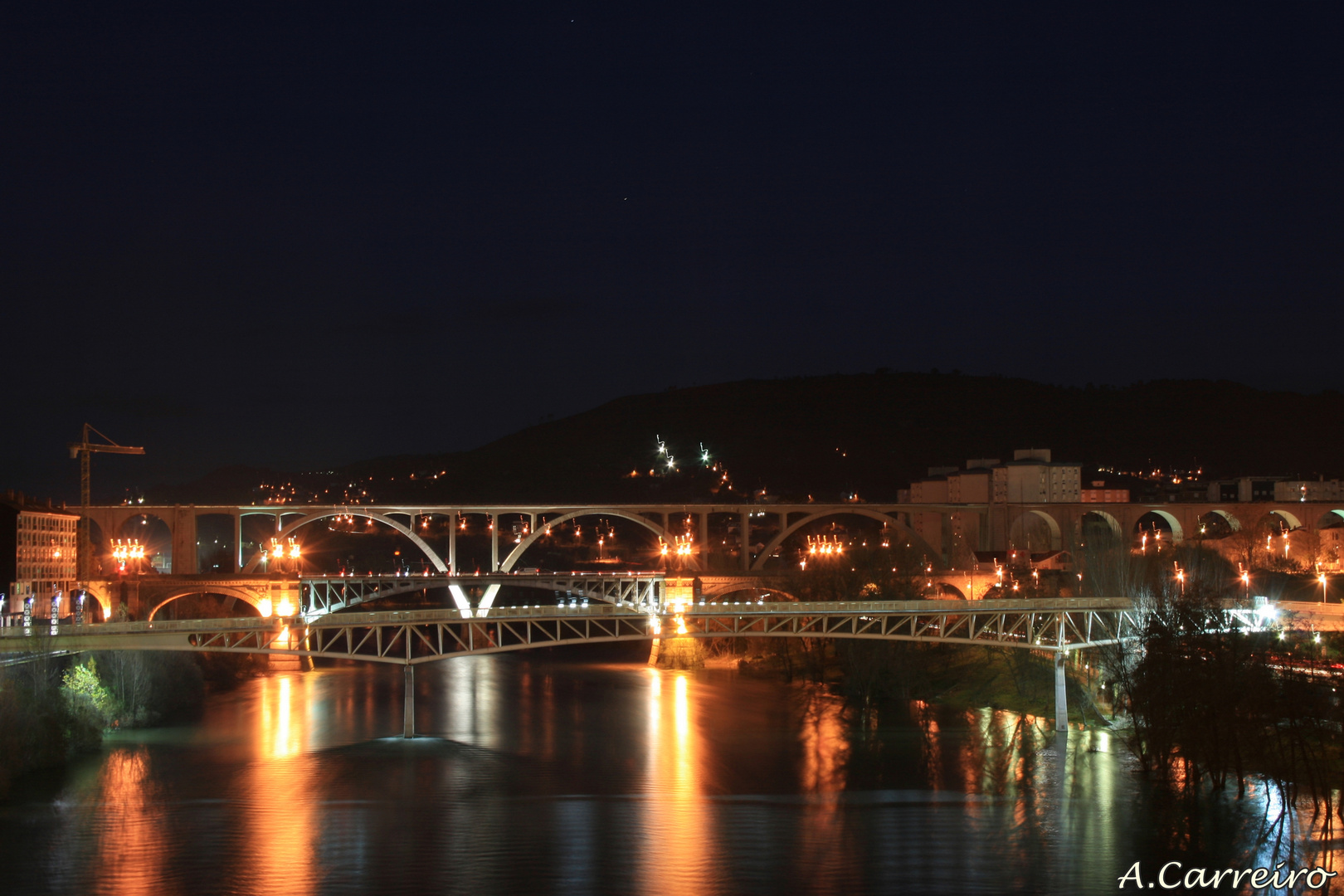 Pasarela sobre o Río Miño e viaducto do tren. (Ourense)