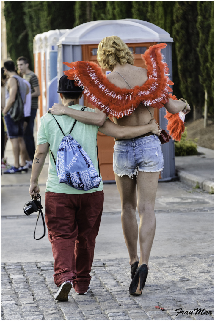 Paseando con su ángel