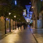 Paseando de noche por la calle de La Reina. Lugo