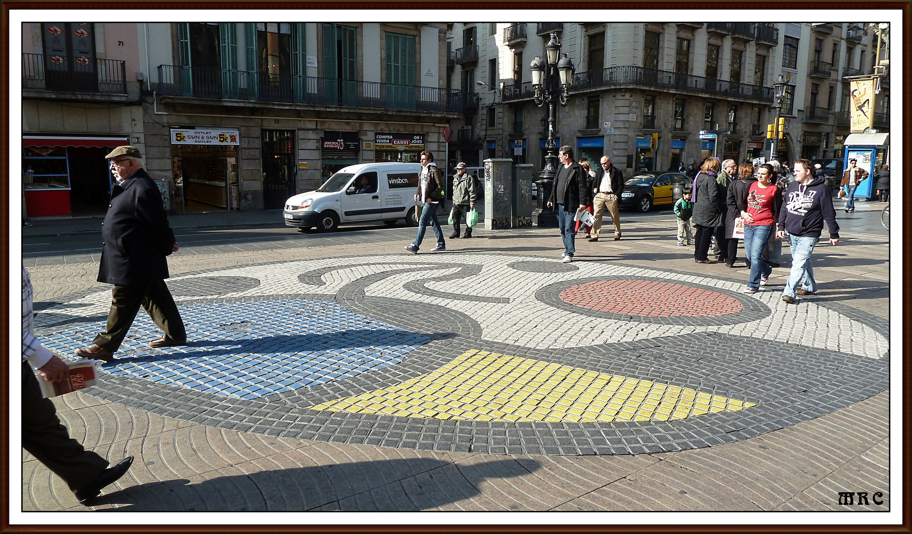 PASEANDO POR LAS RAMBLAS BCN, DETALLE DE J. MIRO.