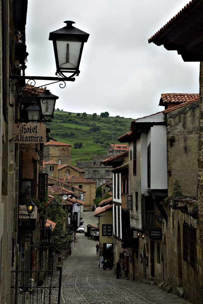 PASEANDO POR SANTILLANA DEL MAR ( CANTABRIA )