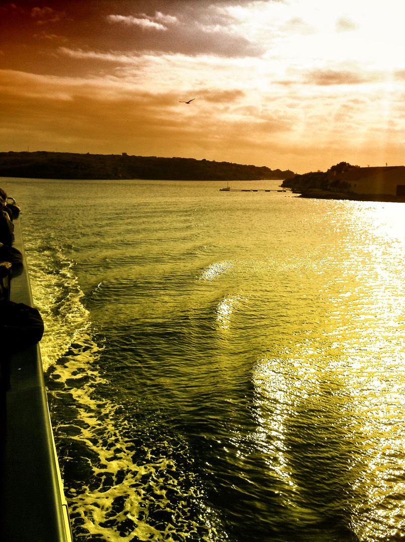 Paseo al atardecer por la isla de Menorca