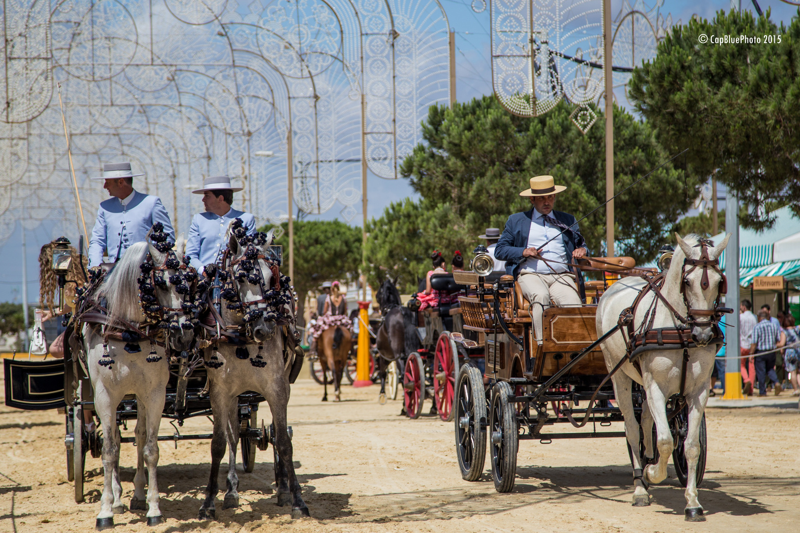 Paseo de Caballos y Enganches en el Real de la Feria