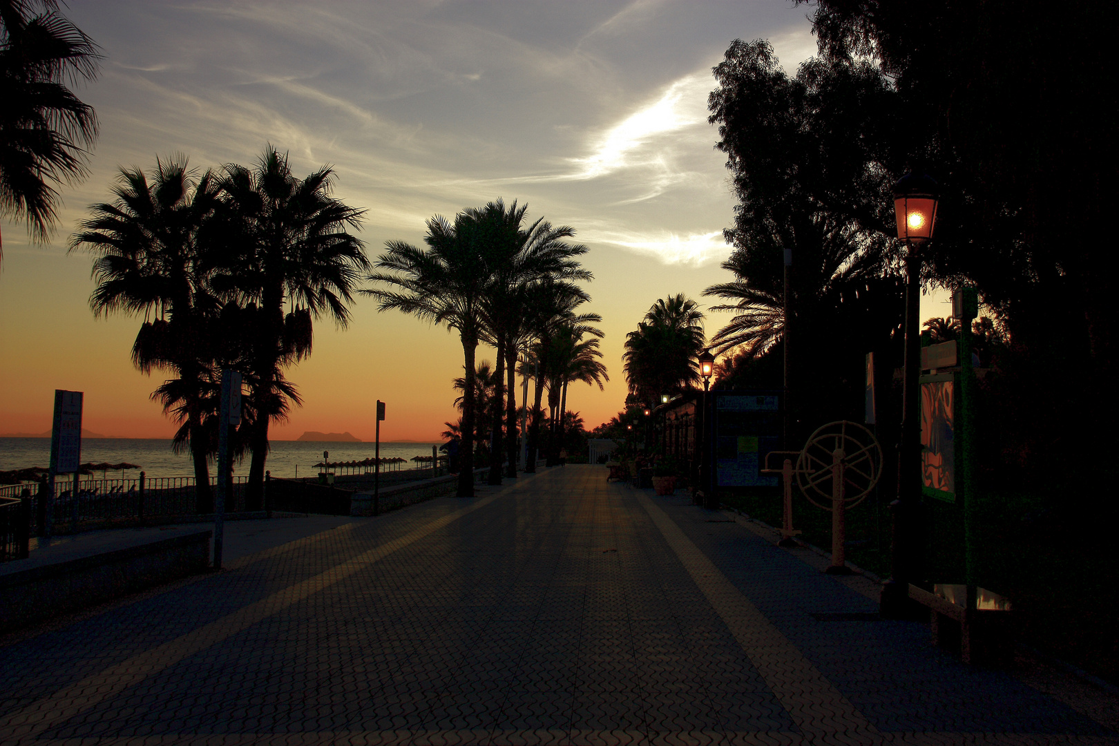 Paseo hacia el Peñón