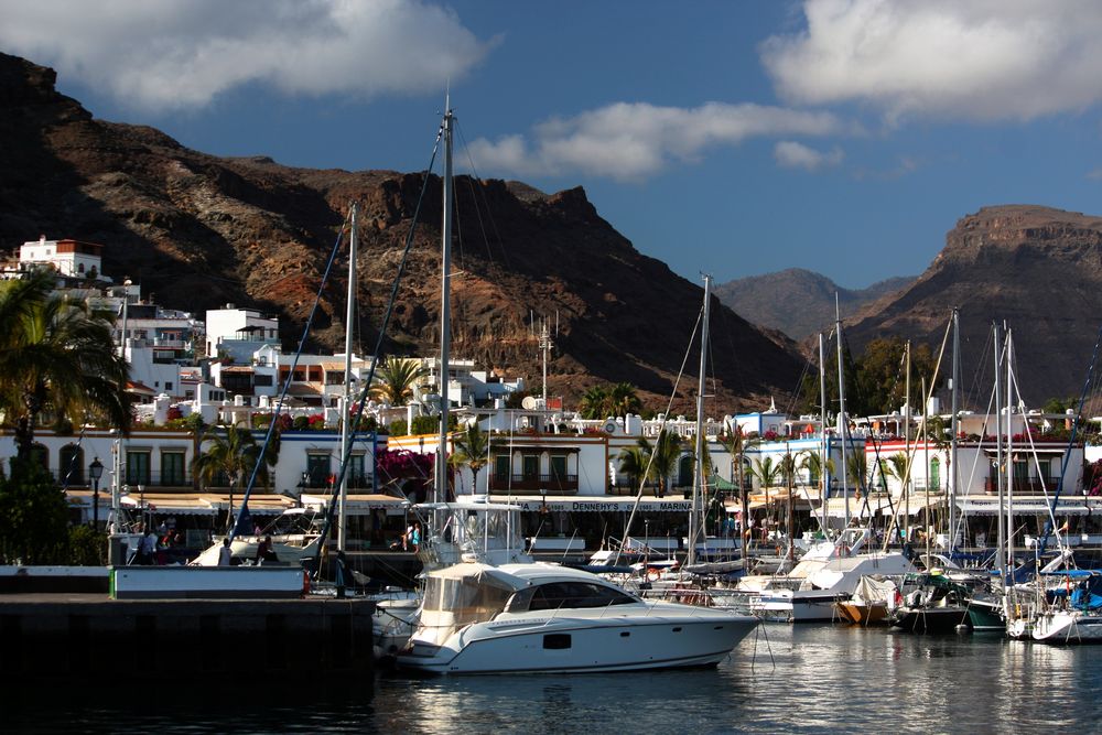 paseo por Puerto de Mogán