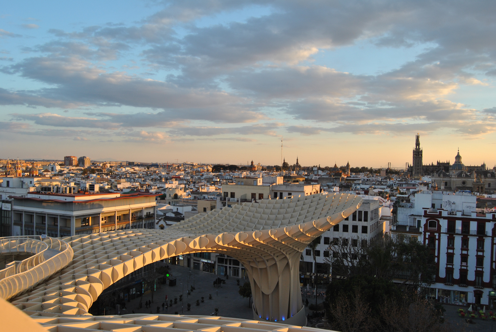 PASEO SOBRE SEVILLA