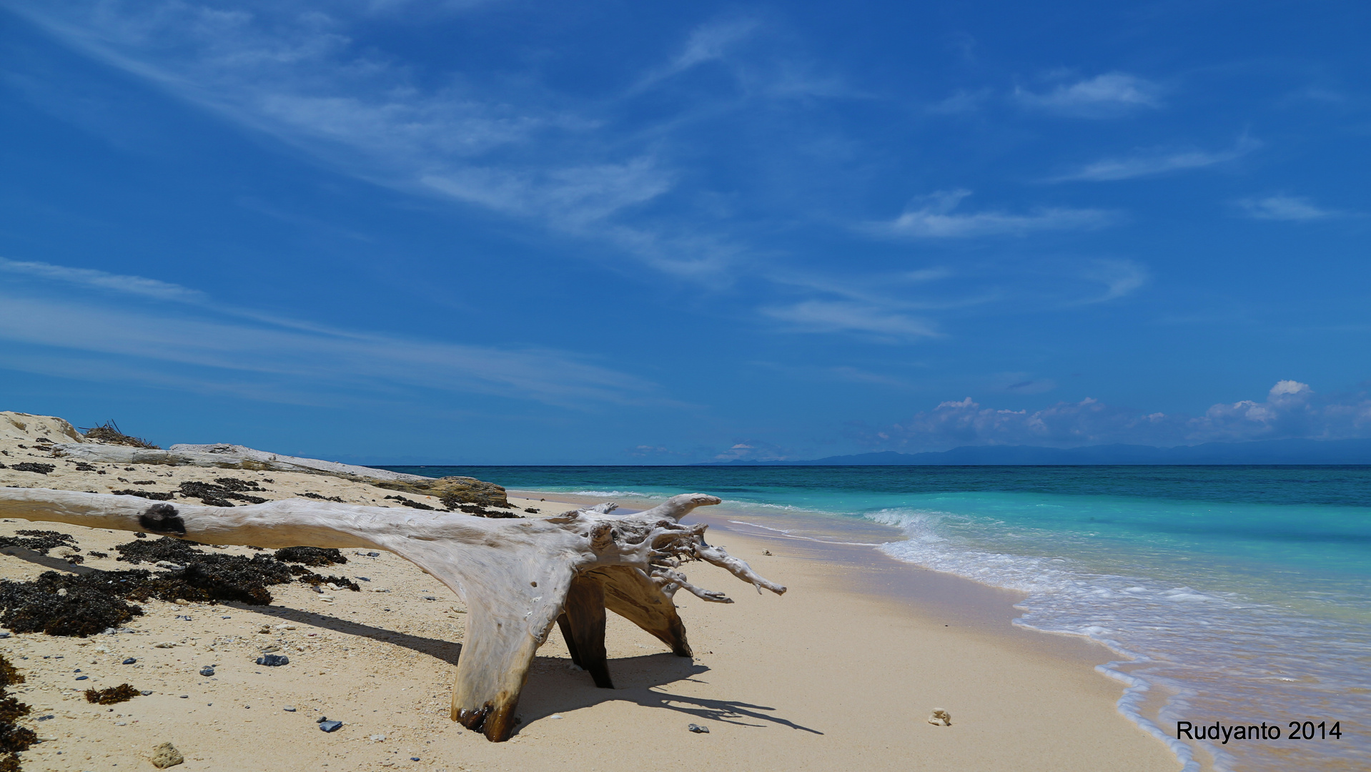 Pasir Timbul, Halmahera, Maluku Utara