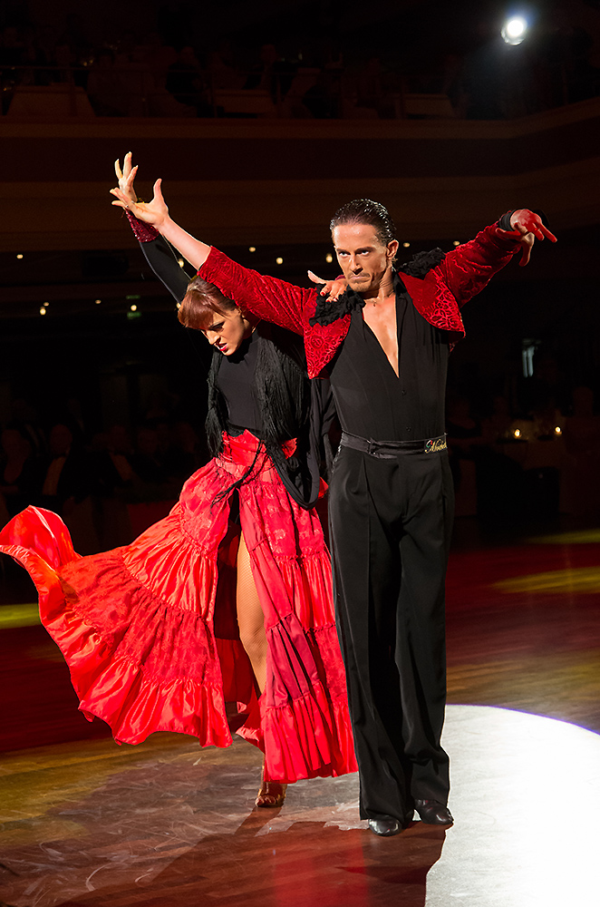 Paso Doble - Nina Trautz und Valeria Musuc (1)