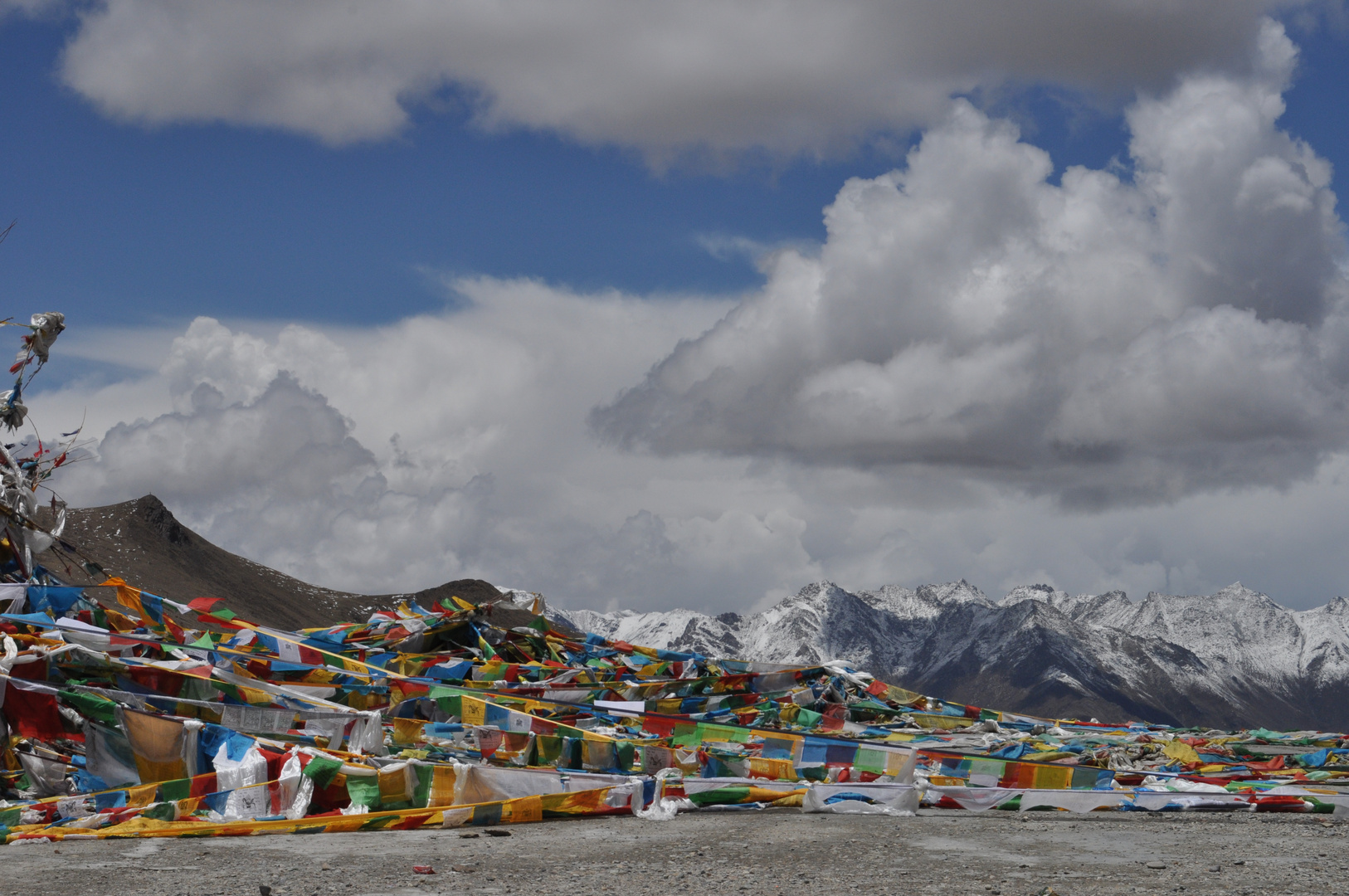 Pass Khampa La in 4794 Meter Höhe , an der Strasse von Shigatse nach Lhasa