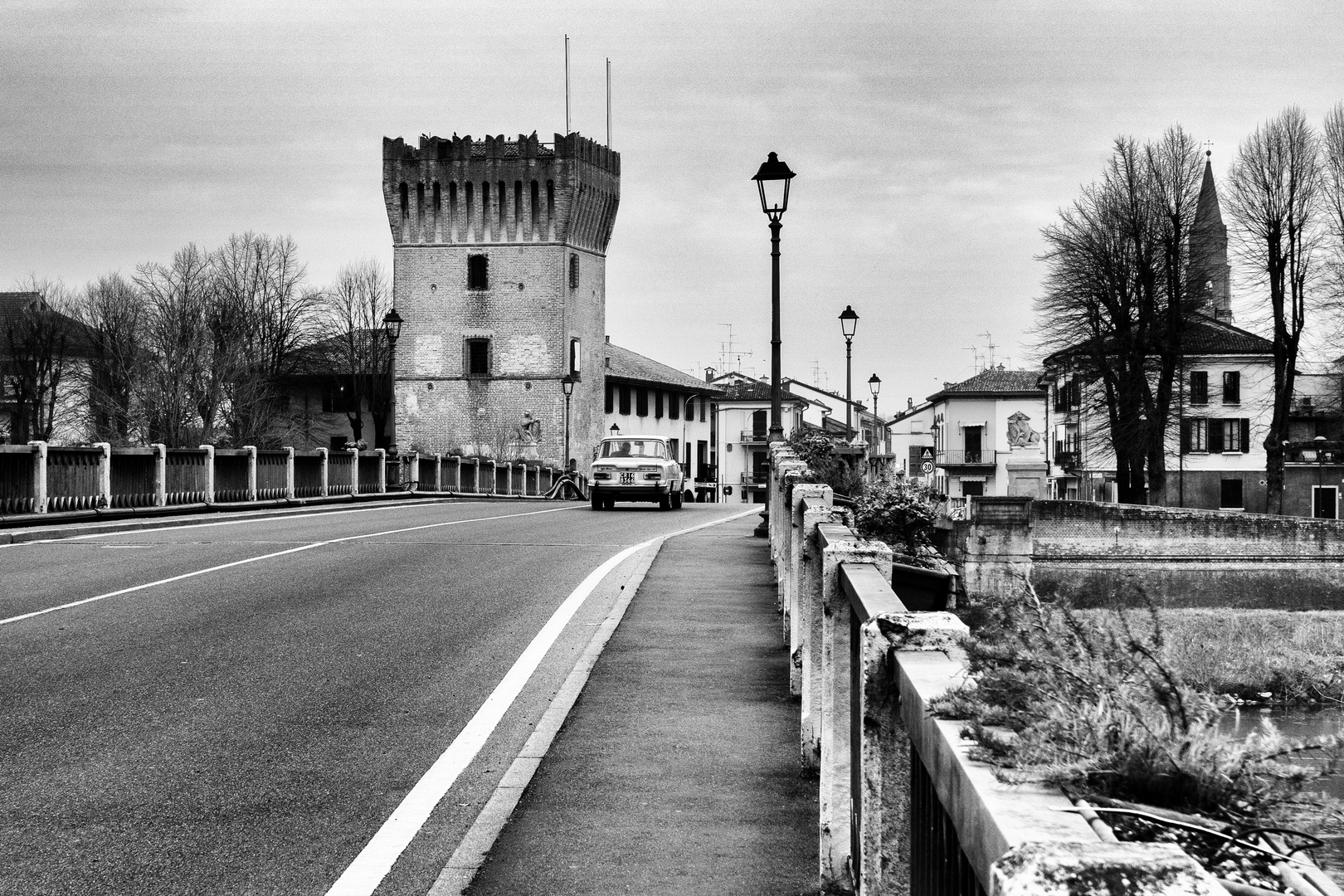 Passa la Giulia sul ponte