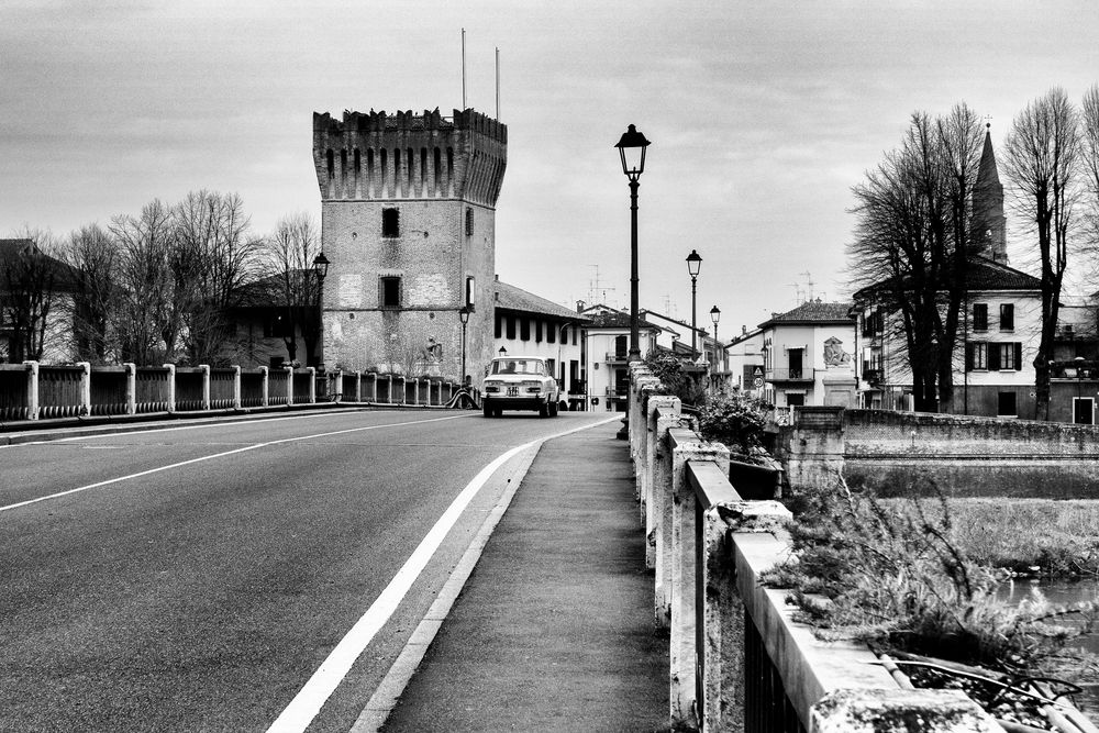 Passa la Giulia sul ponte