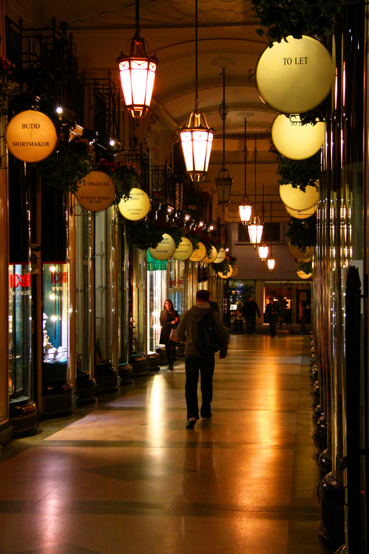 Passage in London